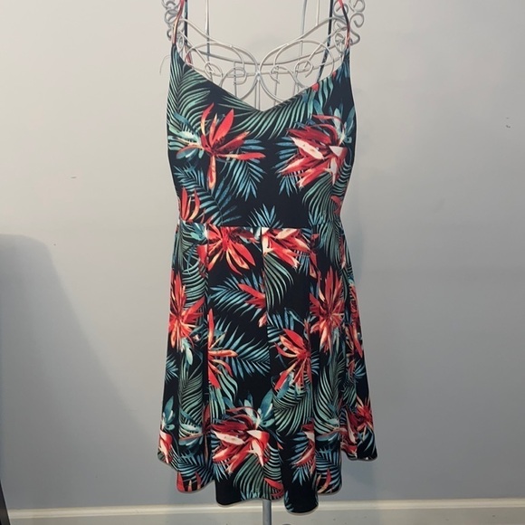 Haute Fox size 1X Tropical Flower Flare Dress - Picture 1 of 8